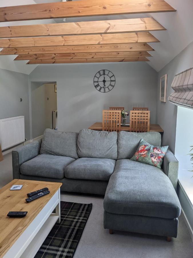 Ailnack Cottage -Cheerful Cottage With Secure Garden And Off Street Parking Sleeps 4 토민톨 외부 사진