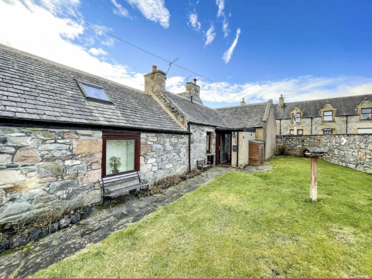Ailnack Cottage -Cheerful Cottage With Secure Garden And Off Street Parking Sleeps 4 토민톨 외부 사진