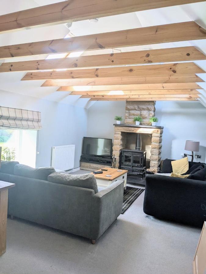 Ailnack Cottage -Cheerful Cottage With Secure Garden And Off Street Parking Sleeps 4 토민톨 외부 사진