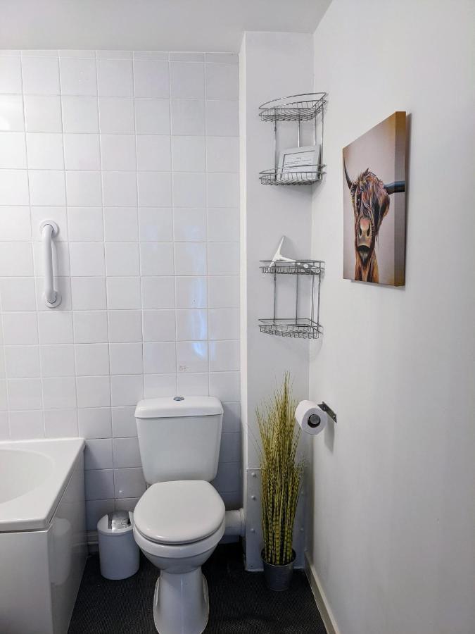 Ailnack Cottage -Cheerful Cottage With Secure Garden And Off Street Parking Sleeps 4 토민톨 외부 사진